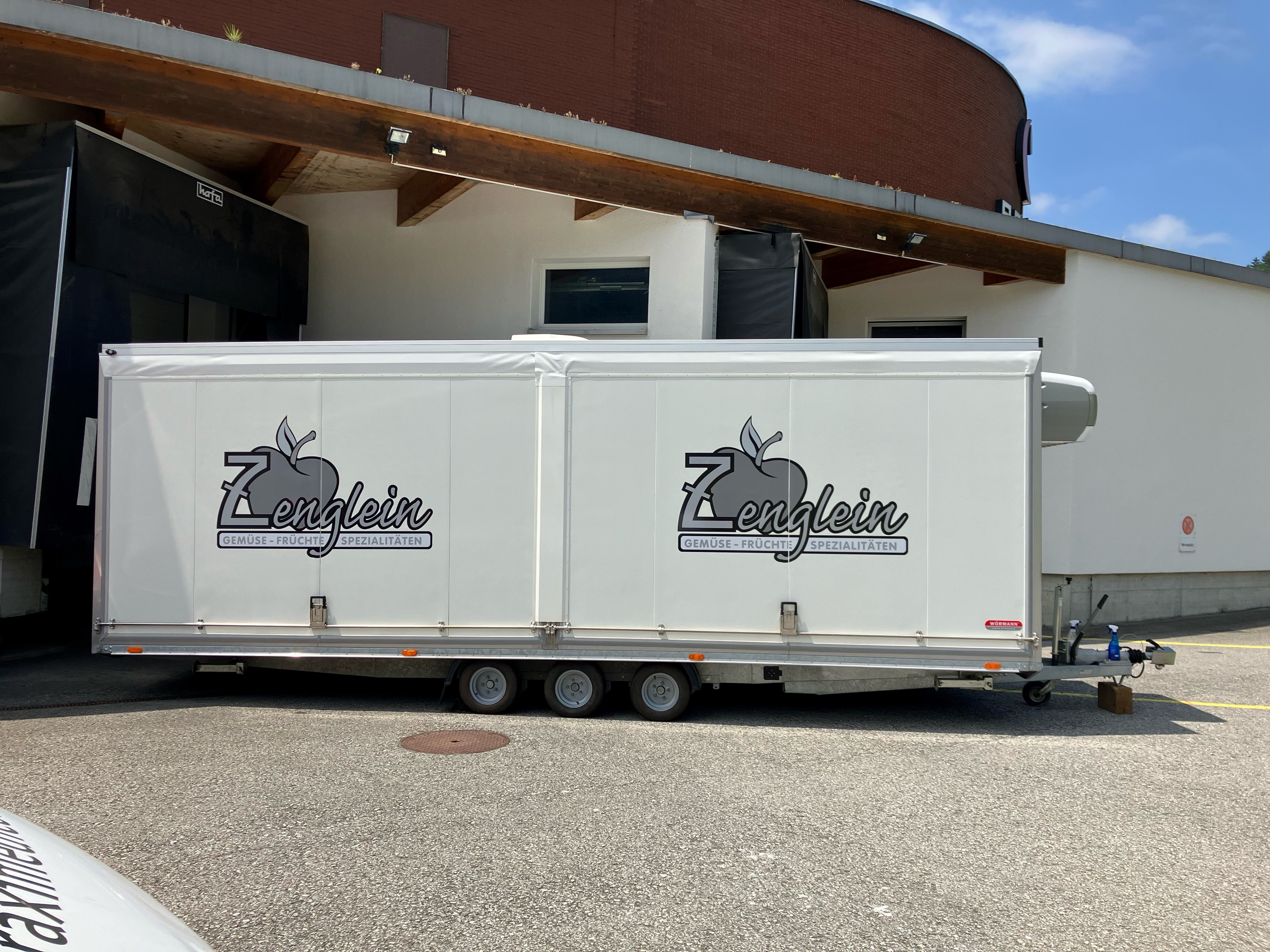 Ein Neuanfang für Zenglein Gemüse: Der 8 Meter lange Food Truck erstrahlt in neuem Glanz! 🚚🌽🎨